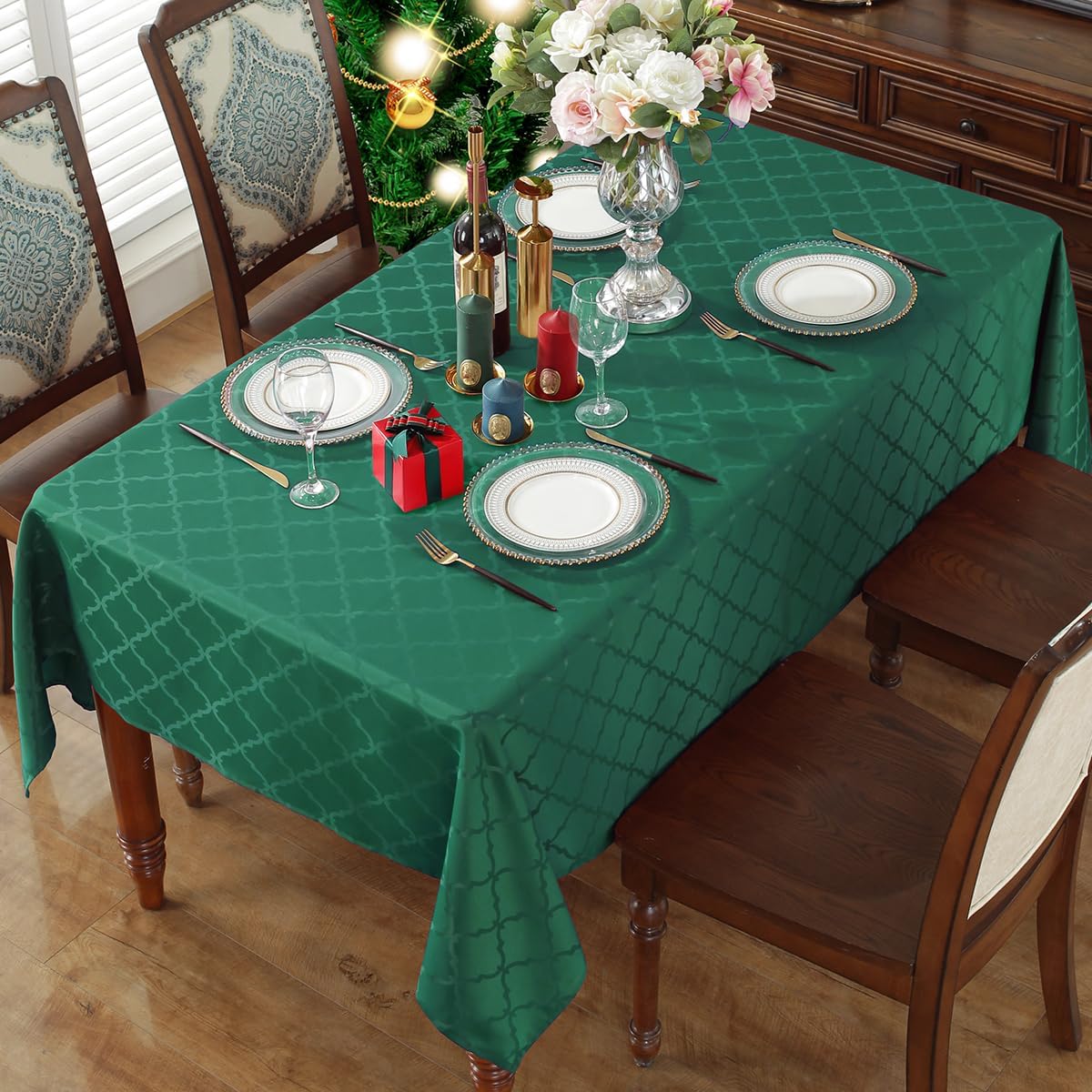 SASTYBALE Christmas Tablecloths Rectangular, Jacquard Xmas Table Cloth with Geometric Patterns, Washable Spillproof Table Cover for Parties Winter Holiday Decor (Rectangle, 52" x 70", Green)