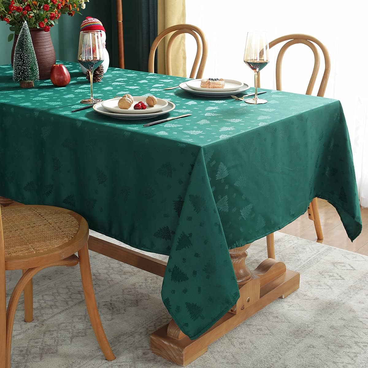 Christmas Tablecloth Rectangle, Jacquard Table Cloth Spillproof and Wrinkle Resistant with Christmas Tree Patterns for Dining Room & Holiday Decoration (Green, Rectangle, 52" x 70" (4-6 Seats))