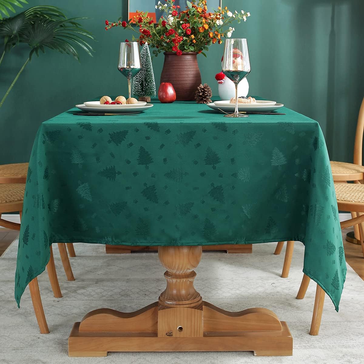 Christmas Tablecloth Rectangle, Jacquard Table Cloth Spillproof and Wrinkle Resistant with Christmas Tree Patterns for Dining Room & Holiday Decoration (Green, Rectangle, 52" x 70" (4-6 Seats))