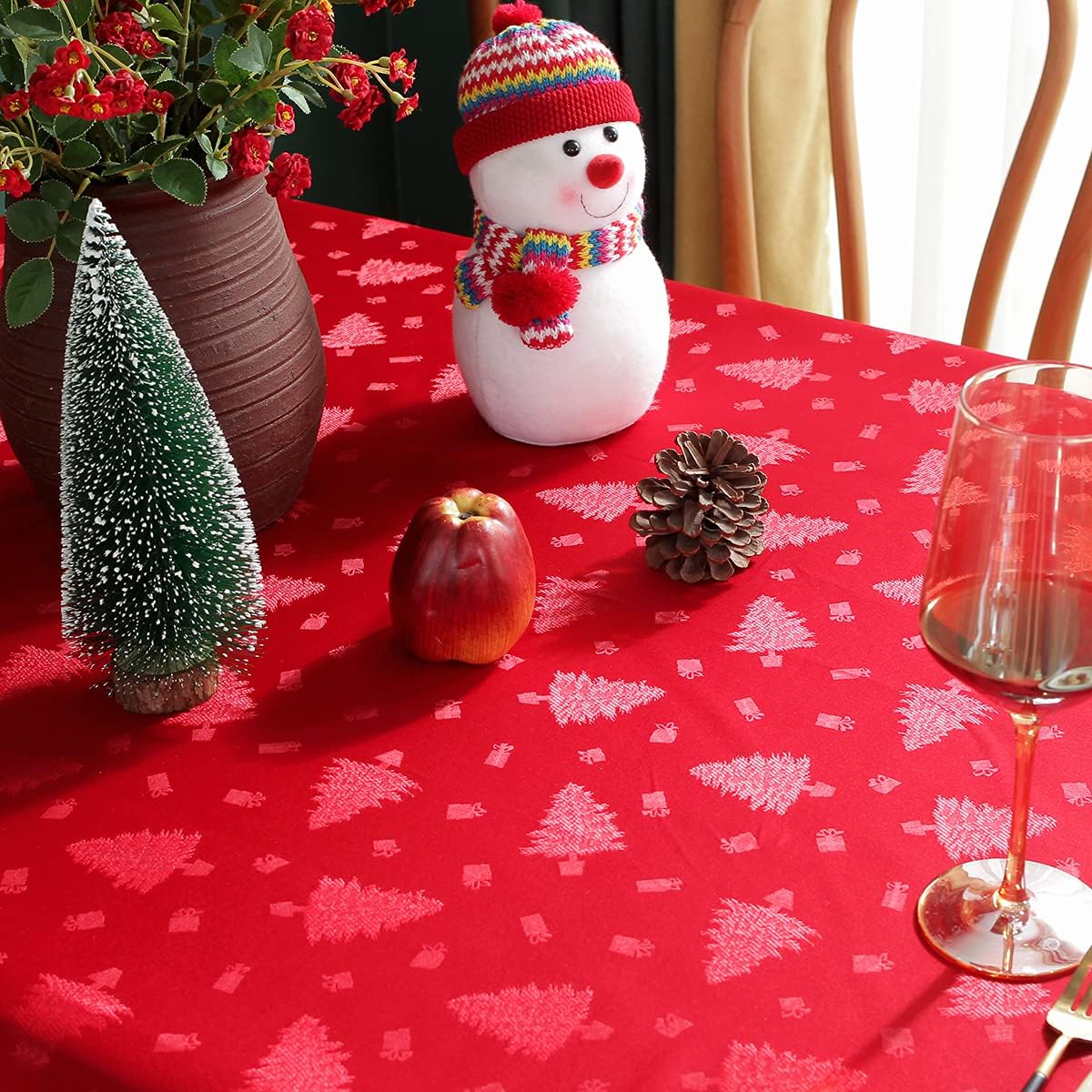 Christmas Tablecloth Rectangle, Jacquard Table Cloth Spillproof and Wrinkle Resistant with Christmas Tree Patterns for Dining Room & Holiday Decoration (Red, Rectangle/Oblong, 52" x 70" (4-6 Seats))