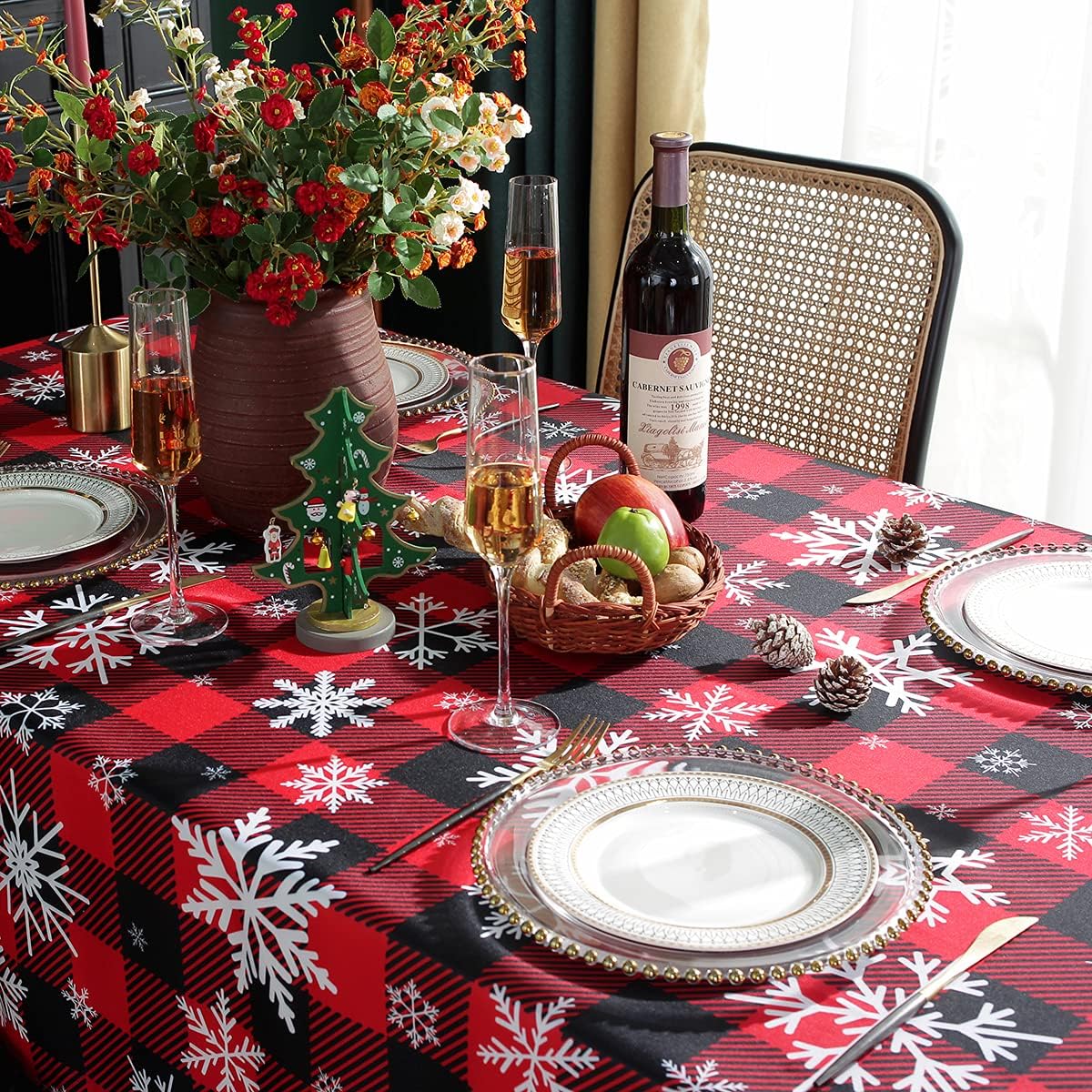 Christmas Tablecloth Rectangle, Plaid Table Cloth with Snowflake Decorations, Heavy Weight & Spillproof Table Cover for Dining, Party & Holidays (Snow Patterns, Rectangle, 52" x 70" (4-6 Seats))