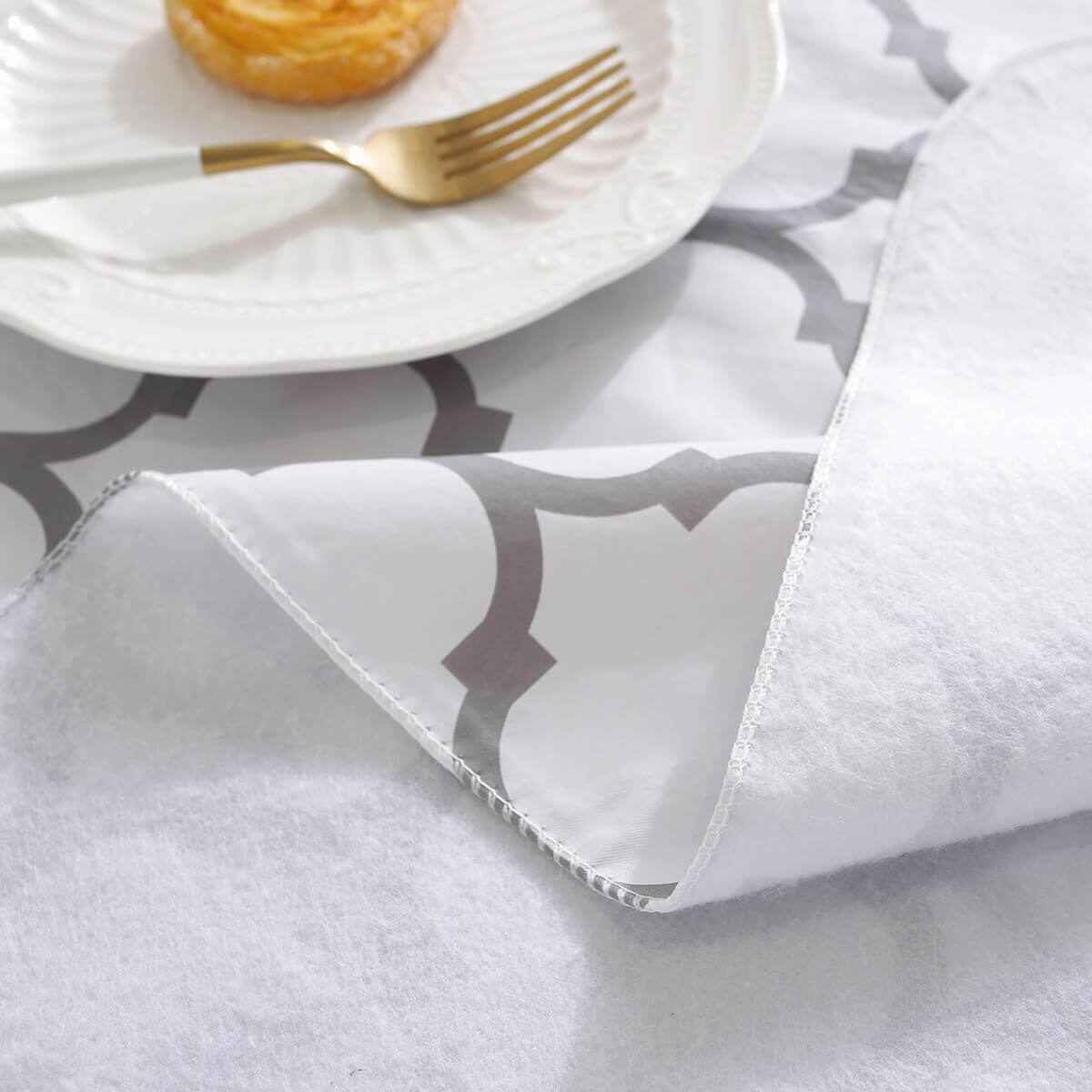 SASTYBALE vinyl tablecloth with flannel backing white